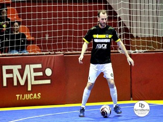 
<a style='margin-left: 5px;' class='btn btn-xs btn-social btn-facebook' href='https://www.facebook.com/sharer/sharer.php?u=https://www.boladovale.com.br/imgs/800-800-90/conteudo/fotos/2004/img8710.jpg' rel='popup' data-width='500' data-height='400'><i class='fa fa-facebook'></i>Compartilhar <span class='hidden-xs'>no Facebook</span>
</a> 
<a class='btn btn-default btn-xs' target='_blank' href='imgs/800-800-90/conteudo/fotos/2004/img8710.jpg'>
<span class='glyphicon glyphicon-cloud-download'></span> Salvar
</a> 
<span></span>
