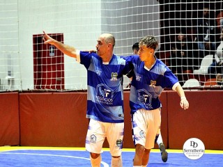 
<a style='margin-left: 5px;' class='btn btn-xs btn-social btn-facebook' href='https://www.facebook.com/sharer/sharer.php?u=https://www.boladovale.com.br/imgs/800-800-90/conteudo/fotos/2005/img8782.jpg' rel='popup' data-width='500' data-height='400'><i class='fa fa-facebook'></i>Compartilhar <span class='hidden-xs'>no Facebook</span>
</a> 
<a class='btn btn-default btn-xs' target='_blank' href='imgs/800-800-90/conteudo/fotos/2005/img8782.jpg'>
<span class='glyphicon glyphicon-cloud-download'></span> Salvar
</a> 
<span></span>