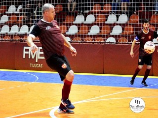 
<a style='margin-left: 5px;' class='btn btn-xs btn-social btn-facebook' href='https://www.facebook.com/sharer/sharer.php?u=https://www.boladovale.com.br/imgs/800-800-90/conteudo/fotos/2007/img8977.jpg' rel='popup' data-width='500' data-height='400'><i class='fa fa-facebook'></i>Compartilhar <span class='hidden-xs'>no Facebook</span>
</a> 
<a class='btn btn-default btn-xs' target='_blank' href='imgs/800-800-90/conteudo/fotos/2007/img8977.jpg'>
<span class='glyphicon glyphicon-cloud-download'></span> Salvar
</a> 
<span></span>
