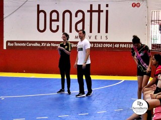 
<a style='margin-left: 5px;' class='btn btn-xs btn-social btn-facebook' href='https://www.facebook.com/sharer/sharer.php?u=https://www.boladovale.com.br/imgs/800-800-90/conteudo/fotos/2008/img2471.jpg' rel='popup' data-width='500' data-height='400'><i class='fa fa-facebook'></i>Compartilhar <span class='hidden-xs'>no Facebook</span>
</a> 
<a class='btn btn-default btn-xs' target='_blank' href='imgs/800-800-90/conteudo/fotos/2008/img2471.jpg'>
<span class='glyphicon glyphicon-cloud-download'></span> Salvar
</a> 
<span></span>
