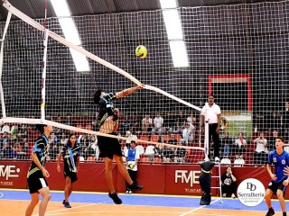 
<a style='margin-left: 5px;' class='btn btn-xs btn-social btn-facebook' href='https://www.facebook.com/sharer/sharer.php?u=https://www.boladovale.com.br/imgs/800-800-90/conteudo/fotos/2008/img2573.jpg' rel='popup' data-width='500' data-height='400'><i class='fa fa-facebook'></i>Compartilhar <span class='hidden-xs'>no Facebook</span>
</a> 
<a class='btn btn-default btn-xs' target='_blank' href='imgs/800-800-90/conteudo/fotos/2008/img2573.jpg'>
<span class='glyphicon glyphicon-cloud-download'></span> Salvar
</a> 
<span></span>
