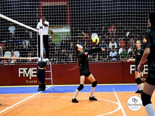 
<a style='margin-left: 5px;' class='btn btn-xs btn-social btn-facebook' href='https://www.facebook.com/sharer/sharer.php?u=https://www.boladovale.com.br/imgs/800-800-90/conteudo/fotos/2008/img2721.jpg' rel='popup' data-width='500' data-height='400'><i class='fa fa-facebook'></i>Compartilhar <span class='hidden-xs'>no Facebook</span>
</a> 
<a class='btn btn-default btn-xs' target='_blank' href='imgs/800-800-90/conteudo/fotos/2008/img2721.jpg'>
<span class='glyphicon glyphicon-cloud-download'></span> Salvar
</a> 
<span></span>