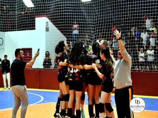 
<a style='margin-left: 5px;' class='btn btn-xs btn-social btn-facebook' href='https://www.facebook.com/sharer/sharer.php?u=https://www.boladovale.com.br/imgs/800-800-90/conteudo/fotos/2008/img2722.jpg' rel='popup' data-width='500' data-height='400'><i class='fa fa-facebook'></i>Compartilhar <span class='hidden-xs'>no Facebook</span>
</a> 
<a class='btn btn-default btn-xs' target='_blank' href='imgs/800-800-90/conteudo/fotos/2008/img2722.jpg'>
<span class='glyphicon glyphicon-cloud-download'></span> Salvar
</a> 
<span></span>