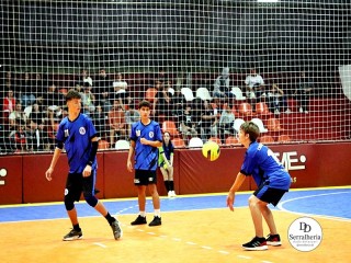 
<a style='margin-left: 5px;' class='btn btn-xs btn-social btn-facebook' href='https://www.facebook.com/sharer/sharer.php?u=https://www.boladovale.com.br/imgs/800-800-90/conteudo/fotos/2008/img2798.jpg' rel='popup' data-width='500' data-height='400'><i class='fa fa-facebook'></i>Compartilhar <span class='hidden-xs'>no Facebook</span>
</a> 
<a class='btn btn-default btn-xs' target='_blank' href='imgs/800-800-90/conteudo/fotos/2008/img2798.jpg'>
<span class='glyphicon glyphicon-cloud-download'></span> Salvar
</a> 
<span></span>