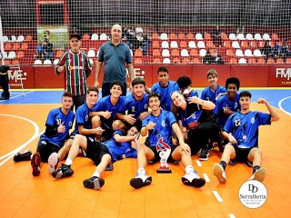 
<a style='margin-left: 5px;' class='btn btn-xs btn-social btn-facebook' href='https://www.facebook.com/sharer/sharer.php?u=https://www.boladovale.com.br/imgs/800-800-90/conteudo/fotos/2009/img2624.jpg' rel='popup' data-width='500' data-height='400'><i class='fa fa-facebook'></i>Compartilhar <span class='hidden-xs'>no Facebook</span>
</a> 
<a class='btn btn-default btn-xs' target='_blank' href='imgs/800-800-90/conteudo/fotos/2009/img2624.jpg'>
<span class='glyphicon glyphicon-cloud-download'></span> Salvar
</a> 
<span></span>