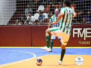 
<a style='margin-left: 5px;' class='btn btn-xs btn-social btn-facebook' href='https://www.facebook.com/sharer/sharer.php?u=https://www.boladovale.com.br/imgs/800-800-90/conteudo/fotos/2013/img9491.jpg' rel='popup' data-width='500' data-height='400'><i class='fa fa-facebook'></i>Compartilhar <span class='hidden-xs'>no Facebook</span>
</a> 
<a class='btn btn-default btn-xs' target='_blank' href='imgs/800-800-90/conteudo/fotos/2013/img9491.jpg'>
<span class='glyphicon glyphicon-cloud-download'></span> Salvar
</a> 
<span></span>