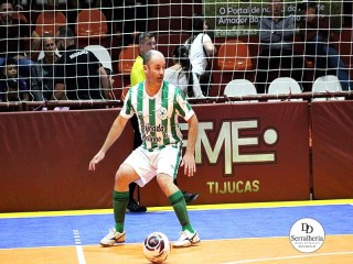 
<a style='margin-left: 5px;' class='btn btn-xs btn-social btn-facebook' href='https://www.facebook.com/sharer/sharer.php?u=https://www.boladovale.com.br/imgs/800-800-90/conteudo/fotos/2013/img9494.jpg' rel='popup' data-width='500' data-height='400'><i class='fa fa-facebook'></i>Compartilhar <span class='hidden-xs'>no Facebook</span>
</a> 
<a class='btn btn-default btn-xs' target='_blank' href='imgs/800-800-90/conteudo/fotos/2013/img9494.jpg'>
<span class='glyphicon glyphicon-cloud-download'></span> Salvar
</a> 
<span></span>