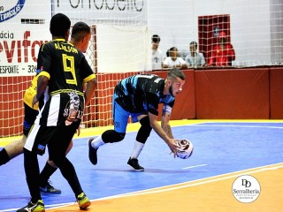 
<a style='margin-left: 5px;' class='btn btn-xs btn-social btn-facebook' href='https://www.facebook.com/sharer/sharer.php?u=https://www.boladovale.com.br/imgs/800-800-90/conteudo/fotos/2018/img0119.jpg' rel='popup' data-width='500' data-height='400'><i class='fa fa-facebook'></i>Compartilhar <span class='hidden-xs'>no Facebook</span>
</a> 
<a class='btn btn-default btn-xs' target='_blank' href='imgs/800-800-90/conteudo/fotos/2018/img0119.jpg'>
<span class='glyphicon glyphicon-cloud-download'></span> Salvar
</a> 
<span></span>