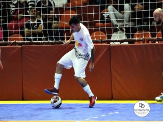
<a style='margin-left: 5px;' class='btn btn-xs btn-social btn-facebook' href='https://www.facebook.com/sharer/sharer.php?u=https://www.boladovale.com.br/imgs/800-800-90/conteudo/fotos/2020/img0330.jpg' rel='popup' data-width='500' data-height='400'><i class='fa fa-facebook'></i>Compartilhar <span class='hidden-xs'>no Facebook</span>
</a> 
<a class='btn btn-default btn-xs' target='_blank' href='imgs/800-800-90/conteudo/fotos/2020/img0330.jpg'>
<span class='glyphicon glyphicon-cloud-download'></span> Salvar
</a> 
<span></span>