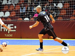
<a style='margin-left: 5px;' class='btn btn-xs btn-social btn-facebook' href='https://www.facebook.com/sharer/sharer.php?u=https://www.boladovale.com.br/imgs/800-800-90/conteudo/fotos/2020/img0342.jpg' rel='popup' data-width='500' data-height='400'><i class='fa fa-facebook'></i>Compartilhar <span class='hidden-xs'>no Facebook</span>
</a> 
<a class='btn btn-default btn-xs' target='_blank' href='imgs/800-800-90/conteudo/fotos/2020/img0342.jpg'>
<span class='glyphicon glyphicon-cloud-download'></span> Salvar
</a> 
<span></span>