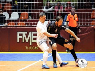 
<a style='margin-left: 5px;' class='btn btn-xs btn-social btn-facebook' href='https://www.facebook.com/sharer/sharer.php?u=https://www.boladovale.com.br/imgs/800-800-90/conteudo/fotos/2020/img0347.jpg' rel='popup' data-width='500' data-height='400'><i class='fa fa-facebook'></i>Compartilhar <span class='hidden-xs'>no Facebook</span>
</a> 
<a class='btn btn-default btn-xs' target='_blank' href='imgs/800-800-90/conteudo/fotos/2020/img0347.jpg'>
<span class='glyphicon glyphicon-cloud-download'></span> Salvar
</a> 
<span></span>