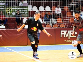
<a style='margin-left: 5px;' class='btn btn-xs btn-social btn-facebook' href='https://www.facebook.com/sharer/sharer.php?u=https://www.boladovale.com.br/imgs/800-800-90/conteudo/fotos/2027/img4176.jpg' rel='popup' data-width='500' data-height='400'><i class='fa fa-facebook'></i>Compartilhar <span class='hidden-xs'>no Facebook</span>
</a> 
<a class='btn btn-default btn-xs' target='_blank' href='imgs/800-800-90/conteudo/fotos/2027/img4176.jpg'>
<span class='glyphicon glyphicon-cloud-download'></span> Salvar
</a> 
<span></span>