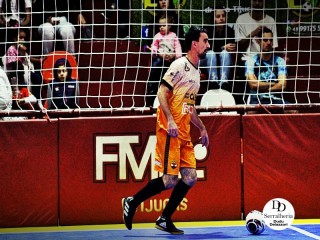 
<a style='margin-left: 5px;' class='btn btn-xs btn-social btn-facebook' href='https://www.facebook.com/sharer/sharer.php?u=https://www.boladovale.com.br/imgs/800-800-90/conteudo/fotos/2031/img4627.jpg' rel='popup' data-width='500' data-height='400'><i class='fa fa-facebook'></i>Compartilhar <span class='hidden-xs'>no Facebook</span>
</a> 
<a class='btn btn-default btn-xs' target='_blank' href='imgs/800-800-90/conteudo/fotos/2031/img4627.jpg'>
<span class='glyphicon glyphicon-cloud-download'></span> Salvar
</a> 
<span></span>