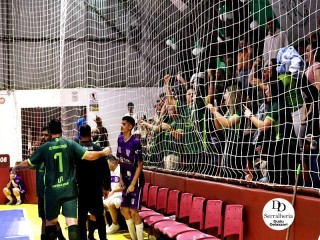 
<a style='margin-left: 5px;' class='btn btn-xs btn-social btn-facebook' href='https://www.facebook.com/sharer/sharer.php?u=https://www.boladovale.com.br/imgs/800-800-90/conteudo/fotos/2037/img4460.jpg' rel='popup' data-width='500' data-height='400'><i class='fa fa-facebook'></i>Compartilhar <span class='hidden-xs'>no Facebook</span>
</a> 
<a class='btn btn-default btn-xs' target='_blank' href='imgs/800-800-90/conteudo/fotos/2037/img4460.jpg'>
<span class='glyphicon glyphicon-cloud-download'></span> Salvar
</a> 
<span></span>