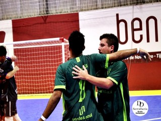 
<a style='margin-left: 5px;' class='btn btn-xs btn-social btn-facebook' href='https://www.facebook.com/sharer/sharer.php?u=https://www.boladovale.com.br/imgs/800-800-90/conteudo/fotos/2037/img4466.jpg' rel='popup' data-width='500' data-height='400'><i class='fa fa-facebook'></i>Compartilhar <span class='hidden-xs'>no Facebook</span>
</a> 
<a class='btn btn-default btn-xs' target='_blank' href='imgs/800-800-90/conteudo/fotos/2037/img4466.jpg'>
<span class='glyphicon glyphicon-cloud-download'></span> Salvar
</a> 
<span></span>