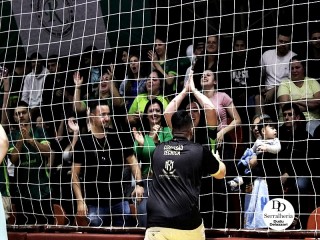 
<a style='margin-left: 5px;' class='btn btn-xs btn-social btn-facebook' href='https://www.facebook.com/sharer/sharer.php?u=https://www.boladovale.com.br/imgs/800-800-90/conteudo/fotos/2037/img4476.jpg' rel='popup' data-width='500' data-height='400'><i class='fa fa-facebook'></i>Compartilhar <span class='hidden-xs'>no Facebook</span>
</a> 
<a class='btn btn-default btn-xs' target='_blank' href='imgs/800-800-90/conteudo/fotos/2037/img4476.jpg'>
<span class='glyphicon glyphicon-cloud-download'></span> Salvar
</a> 
<span></span>