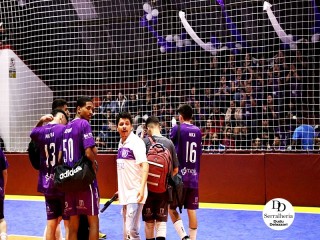 
<a style='margin-left: 5px;' class='btn btn-xs btn-social btn-facebook' href='https://www.facebook.com/sharer/sharer.php?u=https://www.boladovale.com.br/imgs/800-800-90/conteudo/fotos/2037/img4486.jpg' rel='popup' data-width='500' data-height='400'><i class='fa fa-facebook'></i>Compartilhar <span class='hidden-xs'>no Facebook</span>
</a> 
<a class='btn btn-default btn-xs' target='_blank' href='imgs/800-800-90/conteudo/fotos/2037/img4486.jpg'>
<span class='glyphicon glyphicon-cloud-download'></span> Salvar
</a> 
<span></span>