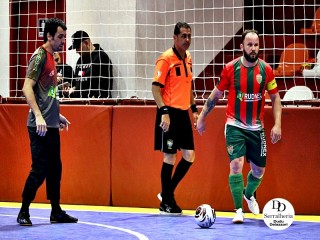 
<a style='margin-left: 5px;' class='btn btn-xs btn-social btn-facebook' href='https://www.facebook.com/sharer/sharer.php?u=https://www.boladovale.com.br/imgs/800-800-90/conteudo/fotos/2038/img4588.jpg' rel='popup' data-width='500' data-height='400'><i class='fa fa-facebook'></i>Compartilhar <span class='hidden-xs'>no Facebook</span>
</a> 
<a class='btn btn-default btn-xs' target='_blank' href='imgs/800-800-90/conteudo/fotos/2038/img4588.jpg'>
<span class='glyphicon glyphicon-cloud-download'></span> Salvar
</a> 
<span></span>