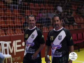 
<a style='margin-left: 5px;' class='btn btn-xs btn-social btn-facebook' href='https://www.facebook.com/sharer/sharer.php?u=https://www.boladovale.com.br/imgs/800-800-90/conteudo/fotos/2048/img9130.jpg' rel='popup' data-width='500' data-height='400'><i class='fa fa-facebook'></i>Compartilhar <span class='hidden-xs'>no Facebook</span>
</a> 
<a class='btn btn-default btn-xs' target='_blank' href='imgs/800-800-90/conteudo/fotos/2048/img9130.jpg'>
<span class='glyphicon glyphicon-cloud-download'></span> Salvar
</a> 
<span></span>