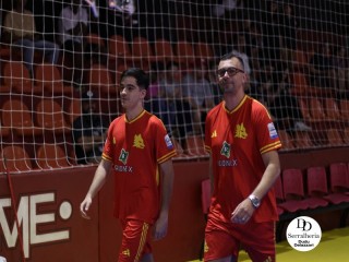 
<a style='margin-left: 5px;' class='btn btn-xs btn-social btn-facebook' href='https://www.facebook.com/sharer/sharer.php?u=https://www.boladovale.com.br/imgs/800-800-90/conteudo/fotos/2048/img9134.jpg' rel='popup' data-width='500' data-height='400'><i class='fa fa-facebook'></i>Compartilhar <span class='hidden-xs'>no Facebook</span>
</a> 
<a class='btn btn-default btn-xs' target='_blank' href='imgs/800-800-90/conteudo/fotos/2048/img9134.jpg'>
<span class='glyphicon glyphicon-cloud-download'></span> Salvar
</a> 
<span></span>