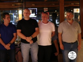 
<a style='margin-left: 5px;' class='btn btn-xs btn-social btn-facebook' href='https://www.facebook.com/sharer/sharer.php?u=https://www.boladovale.com.br/imgs/800-800-90/conteudo/fotos/2053/img9999-9.jpg' rel='popup' data-width='500' data-height='400'><i class='fa fa-facebook'></i>Compartilhar <span class='hidden-xs'>no Facebook</span>
</a> 
<a class='btn btn-default btn-xs' target='_blank' href='imgs/800-800-90/conteudo/fotos/2053/img9999-9.jpg'>
<span class='glyphicon glyphicon-cloud-download'></span> Salvar
</a> 
<span></span>