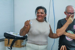 
<a style='margin-left: 5px;' class='btn btn-xs btn-social btn-facebook' href='https://www.facebook.com/sharer/sharer.php?u=https://www.boladovale.com.br/imgs/800-800-90/conteudo/fotos/2057/img7115.jpg' rel='popup' data-width='500' data-height='400'><i class='fa fa-facebook'></i>Compartilhar <span class='hidden-xs'>no Facebook</span>
</a> 
<a class='btn btn-default btn-xs' target='_blank' href='imgs/800-800-90/conteudo/fotos/2057/img7115.jpg'>
<span class='glyphicon glyphicon-cloud-download'></span> Salvar
</a> 
<span></span>