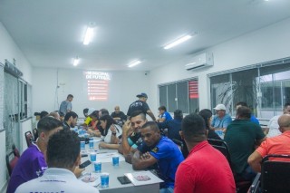 
<a style='margin-left: 5px;' class='btn btn-xs btn-social btn-facebook' href='https://www.facebook.com/sharer/sharer.php?u=https://www.boladovale.com.br/imgs/800-800-90/conteudo/fotos/2057/img7532.jpg' rel='popup' data-width='500' data-height='400'><i class='fa fa-facebook'></i>Compartilhar <span class='hidden-xs'>no Facebook</span>
</a> 
<a class='btn btn-default btn-xs' target='_blank' href='imgs/800-800-90/conteudo/fotos/2057/img7532.jpg'>
<span class='glyphicon glyphicon-cloud-download'></span> Salvar
</a> 
<span></span>