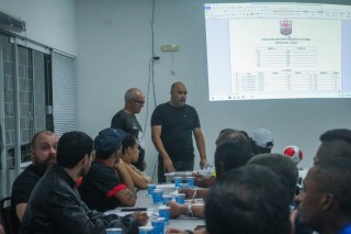 
<a style='margin-left: 5px;' class='btn btn-xs btn-social btn-facebook' href='https://www.facebook.com/sharer/sharer.php?u=https://www.boladovale.com.br/imgs/800-800-90/conteudo/fotos/2057/img7542.jpg' rel='popup' data-width='500' data-height='400'><i class='fa fa-facebook'></i>Compartilhar <span class='hidden-xs'>no Facebook</span>
</a> 
<a class='btn btn-default btn-xs' target='_blank' href='imgs/800-800-90/conteudo/fotos/2057/img7542.jpg'>
<span class='glyphicon glyphicon-cloud-download'></span> Salvar
</a> 
<span></span>