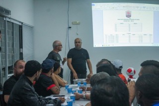 
<a style='margin-left: 5px;' class='btn btn-xs btn-social btn-facebook' href='https://www.facebook.com/sharer/sharer.php?u=https://www.boladovale.com.br/imgs/800-800-90/conteudo/fotos/2057/img7544.jpg' rel='popup' data-width='500' data-height='400'><i class='fa fa-facebook'></i>Compartilhar <span class='hidden-xs'>no Facebook</span>
</a> 
<a class='btn btn-default btn-xs' target='_blank' href='imgs/800-800-90/conteudo/fotos/2057/img7544.jpg'>
<span class='glyphicon glyphicon-cloud-download'></span> Salvar
</a> 
<span></span>