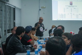 
<a style='margin-left: 5px;' class='btn btn-xs btn-social btn-facebook' href='https://www.facebook.com/sharer/sharer.php?u=https://www.boladovale.com.br/imgs/800-800-90/conteudo/fotos/2057/img7546.jpg' rel='popup' data-width='500' data-height='400'><i class='fa fa-facebook'></i>Compartilhar <span class='hidden-xs'>no Facebook</span>
</a> 
<a class='btn btn-default btn-xs' target='_blank' href='imgs/800-800-90/conteudo/fotos/2057/img7546.jpg'>
<span class='glyphicon glyphicon-cloud-download'></span> Salvar
</a> 
<span></span>