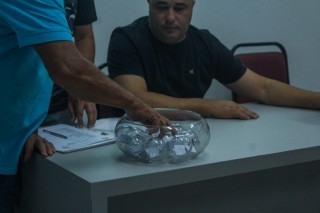 
<a style='margin-left: 5px;' class='btn btn-xs btn-social btn-facebook' href='https://www.facebook.com/sharer/sharer.php?u=https://www.boladovale.com.br/imgs/800-800-90/conteudo/fotos/2057/img7585.jpg' rel='popup' data-width='500' data-height='400'><i class='fa fa-facebook'></i>Compartilhar <span class='hidden-xs'>no Facebook</span>
</a> 
<a class='btn btn-default btn-xs' target='_blank' href='imgs/800-800-90/conteudo/fotos/2057/img7585.jpg'>
<span class='glyphicon glyphicon-cloud-download'></span> Salvar
</a> 
<span></span>