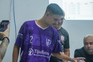 
<a style='margin-left: 5px;' class='btn btn-xs btn-social btn-facebook' href='https://www.facebook.com/sharer/sharer.php?u=https://www.boladovale.com.br/imgs/800-800-90/conteudo/fotos/2057/img7603.jpg' rel='popup' data-width='500' data-height='400'><i class='fa fa-facebook'></i>Compartilhar <span class='hidden-xs'>no Facebook</span>
</a> 
<a class='btn btn-default btn-xs' target='_blank' href='imgs/800-800-90/conteudo/fotos/2057/img7603.jpg'>
<span class='glyphicon glyphicon-cloud-download'></span> Salvar
</a> 
<span></span>