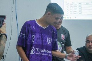 
<a style='margin-left: 5px;' class='btn btn-xs btn-social btn-facebook' href='https://www.facebook.com/sharer/sharer.php?u=https://www.boladovale.com.br/imgs/800-800-90/conteudo/fotos/2057/img7604.jpg' rel='popup' data-width='500' data-height='400'><i class='fa fa-facebook'></i>Compartilhar <span class='hidden-xs'>no Facebook</span>
</a> 
<a class='btn btn-default btn-xs' target='_blank' href='imgs/800-800-90/conteudo/fotos/2057/img7604.jpg'>
<span class='glyphicon glyphicon-cloud-download'></span> Salvar
</a> 
<span></span>