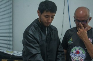 
<a style='margin-left: 5px;' class='btn btn-xs btn-social btn-facebook' href='https://www.facebook.com/sharer/sharer.php?u=https://www.boladovale.com.br/imgs/800-800-90/conteudo/fotos/2057/img7616.jpg' rel='popup' data-width='500' data-height='400'><i class='fa fa-facebook'></i>Compartilhar <span class='hidden-xs'>no Facebook</span>
</a> 
<a class='btn btn-default btn-xs' target='_blank' href='imgs/800-800-90/conteudo/fotos/2057/img7616.jpg'>
<span class='glyphicon glyphicon-cloud-download'></span> Salvar
</a> 
<span></span>