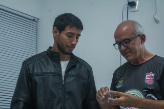 
<a style='margin-left: 5px;' class='btn btn-xs btn-social btn-facebook' href='https://www.facebook.com/sharer/sharer.php?u=https://www.boladovale.com.br/imgs/800-800-90/conteudo/fotos/2057/img7618.jpg' rel='popup' data-width='500' data-height='400'><i class='fa fa-facebook'></i>Compartilhar <span class='hidden-xs'>no Facebook</span>
</a> 
<a class='btn btn-default btn-xs' target='_blank' href='imgs/800-800-90/conteudo/fotos/2057/img7618.jpg'>
<span class='glyphicon glyphicon-cloud-download'></span> Salvar
</a> 
<span></span>