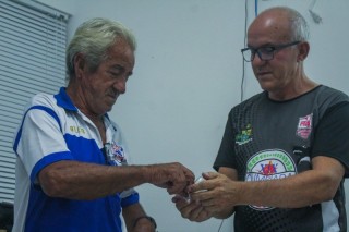 
<a style='margin-left: 5px;' class='btn btn-xs btn-social btn-facebook' href='https://www.facebook.com/sharer/sharer.php?u=https://www.boladovale.com.br/imgs/800-800-90/conteudo/fotos/2057/img7634.jpg' rel='popup' data-width='500' data-height='400'><i class='fa fa-facebook'></i>Compartilhar <span class='hidden-xs'>no Facebook</span>
</a> 
<a class='btn btn-default btn-xs' target='_blank' href='imgs/800-800-90/conteudo/fotos/2057/img7634.jpg'>
<span class='glyphicon glyphicon-cloud-download'></span> Salvar
</a> 
<span></span>