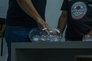 
<a style='margin-left: 5px;' class='btn btn-xs btn-social btn-facebook' href='https://www.facebook.com/sharer/sharer.php?u=https://www.boladovale.com.br/imgs/800-800-90/conteudo/fotos/2057/img7647.jpg' rel='popup' data-width='500' data-height='400'><i class='fa fa-facebook'></i>Compartilhar <span class='hidden-xs'>no Facebook</span>
</a> 
<a class='btn btn-default btn-xs' target='_blank' href='imgs/800-800-90/conteudo/fotos/2057/img7647.jpg'>
<span class='glyphicon glyphicon-cloud-download'></span> Salvar
</a> 
<span></span>