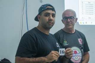 
<a style='margin-left: 5px;' class='btn btn-xs btn-social btn-facebook' href='https://www.facebook.com/sharer/sharer.php?u=https://www.boladovale.com.br/imgs/800-800-90/conteudo/fotos/2057/img7670.jpg' rel='popup' data-width='500' data-height='400'><i class='fa fa-facebook'></i>Compartilhar <span class='hidden-xs'>no Facebook</span>
</a> 
<a class='btn btn-default btn-xs' target='_blank' href='imgs/800-800-90/conteudo/fotos/2057/img7670.jpg'>
<span class='glyphicon glyphicon-cloud-download'></span> Salvar
</a> 
<span></span>