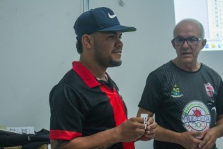 
<a style='margin-left: 5px;' class='btn btn-xs btn-social btn-facebook' href='https://www.facebook.com/sharer/sharer.php?u=https://www.boladovale.com.br/imgs/800-800-90/conteudo/fotos/2057/img7692.jpg' rel='popup' data-width='500' data-height='400'><i class='fa fa-facebook'></i>Compartilhar <span class='hidden-xs'>no Facebook</span>
</a> 
<a class='btn btn-default btn-xs' target='_blank' href='imgs/800-800-90/conteudo/fotos/2057/img7692.jpg'>
<span class='glyphicon glyphicon-cloud-download'></span> Salvar
</a> 
<span></span>