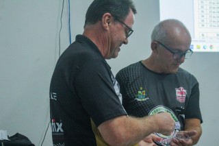 
<a style='margin-left: 5px;' class='btn btn-xs btn-social btn-facebook' href='https://www.facebook.com/sharer/sharer.php?u=https://www.boladovale.com.br/imgs/800-800-90/conteudo/fotos/2057/img7699.jpg' rel='popup' data-width='500' data-height='400'><i class='fa fa-facebook'></i>Compartilhar <span class='hidden-xs'>no Facebook</span>
</a> 
<a class='btn btn-default btn-xs' target='_blank' href='imgs/800-800-90/conteudo/fotos/2057/img7699.jpg'>
<span class='glyphicon glyphicon-cloud-download'></span> Salvar
</a> 
<span></span>