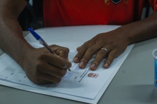 
<a style='margin-left: 5px;' class='btn btn-xs btn-social btn-facebook' href='https://www.facebook.com/sharer/sharer.php?u=https://www.boladovale.com.br/imgs/800-800-90/conteudo/fotos/2057/img7702.jpg' rel='popup' data-width='500' data-height='400'><i class='fa fa-facebook'></i>Compartilhar <span class='hidden-xs'>no Facebook</span>
</a> 
<a class='btn btn-default btn-xs' target='_blank' href='imgs/800-800-90/conteudo/fotos/2057/img7702.jpg'>
<span class='glyphicon glyphicon-cloud-download'></span> Salvar
</a> 
<span></span>