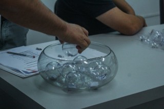 
<a style='margin-left: 5px;' class='btn btn-xs btn-social btn-facebook' href='https://www.facebook.com/sharer/sharer.php?u=https://www.boladovale.com.br/imgs/800-800-90/conteudo/fotos/2057/img7719.jpg' rel='popup' data-width='500' data-height='400'><i class='fa fa-facebook'></i>Compartilhar <span class='hidden-xs'>no Facebook</span>
</a> 
<a class='btn btn-default btn-xs' target='_blank' href='imgs/800-800-90/conteudo/fotos/2057/img7719.jpg'>
<span class='glyphicon glyphicon-cloud-download'></span> Salvar
</a> 
<span></span>