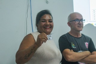 
<a style='margin-left: 5px;' class='btn btn-xs btn-social btn-facebook' href='https://www.facebook.com/sharer/sharer.php?u=https://www.boladovale.com.br/imgs/800-800-90/conteudo/fotos/2057/img7767.jpg' rel='popup' data-width='500' data-height='400'><i class='fa fa-facebook'></i>Compartilhar <span class='hidden-xs'>no Facebook</span>
</a> 
<a class='btn btn-default btn-xs' target='_blank' href='imgs/800-800-90/conteudo/fotos/2057/img7767.jpg'>
<span class='glyphicon glyphicon-cloud-download'></span> Salvar
</a> 
<span></span>