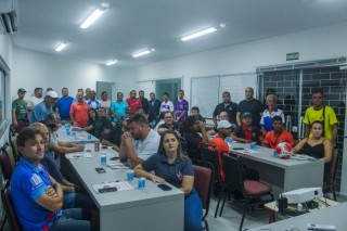 
<a style='margin-left: 5px;' class='btn btn-xs btn-social btn-facebook' href='https://www.facebook.com/sharer/sharer.php?u=https://www.boladovale.com.br/imgs/800-800-90/conteudo/fotos/2057/img7777.jpg' rel='popup' data-width='500' data-height='400'><i class='fa fa-facebook'></i>Compartilhar <span class='hidden-xs'>no Facebook</span>
</a> 
<a class='btn btn-default btn-xs' target='_blank' href='imgs/800-800-90/conteudo/fotos/2057/img7777.jpg'>
<span class='glyphicon glyphicon-cloud-download'></span> Salvar
</a> 
<span></span>