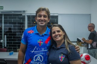 
<a style='margin-left: 5px;' class='btn btn-xs btn-social btn-facebook' href='https://www.facebook.com/sharer/sharer.php?u=https://www.boladovale.com.br/imgs/800-800-90/conteudo/fotos/2057/img7785.jpg' rel='popup' data-width='500' data-height='400'><i class='fa fa-facebook'></i>Compartilhar <span class='hidden-xs'>no Facebook</span>
</a> 
<a class='btn btn-default btn-xs' target='_blank' href='imgs/800-800-90/conteudo/fotos/2057/img7785.jpg'>
<span class='glyphicon glyphicon-cloud-download'></span> Salvar
</a> 
<span></span>