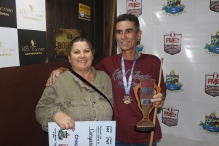 
<a style='margin-left: 5px;' class='btn btn-xs btn-social btn-facebook' href='https://www.facebook.com/sharer/sharer.php?u=https://www.boladovale.com.br/imgs/800-800-90/conteudo/fotos/2058/195a9298.jpg' rel='popup' data-width='500' data-height='400'><i class='fa fa-facebook'></i>Compartilhar <span class='hidden-xs'>no Facebook</span>
</a> 
<a class='btn btn-default btn-xs' target='_blank' href='imgs/800-800-90/conteudo/fotos/2058/195a9298.jpg'>
<span class='glyphicon glyphicon-cloud-download'></span> Salvar
</a> 
<span></span>