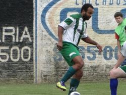 Na Foto o zagueiro Guga do Poço Fundo 